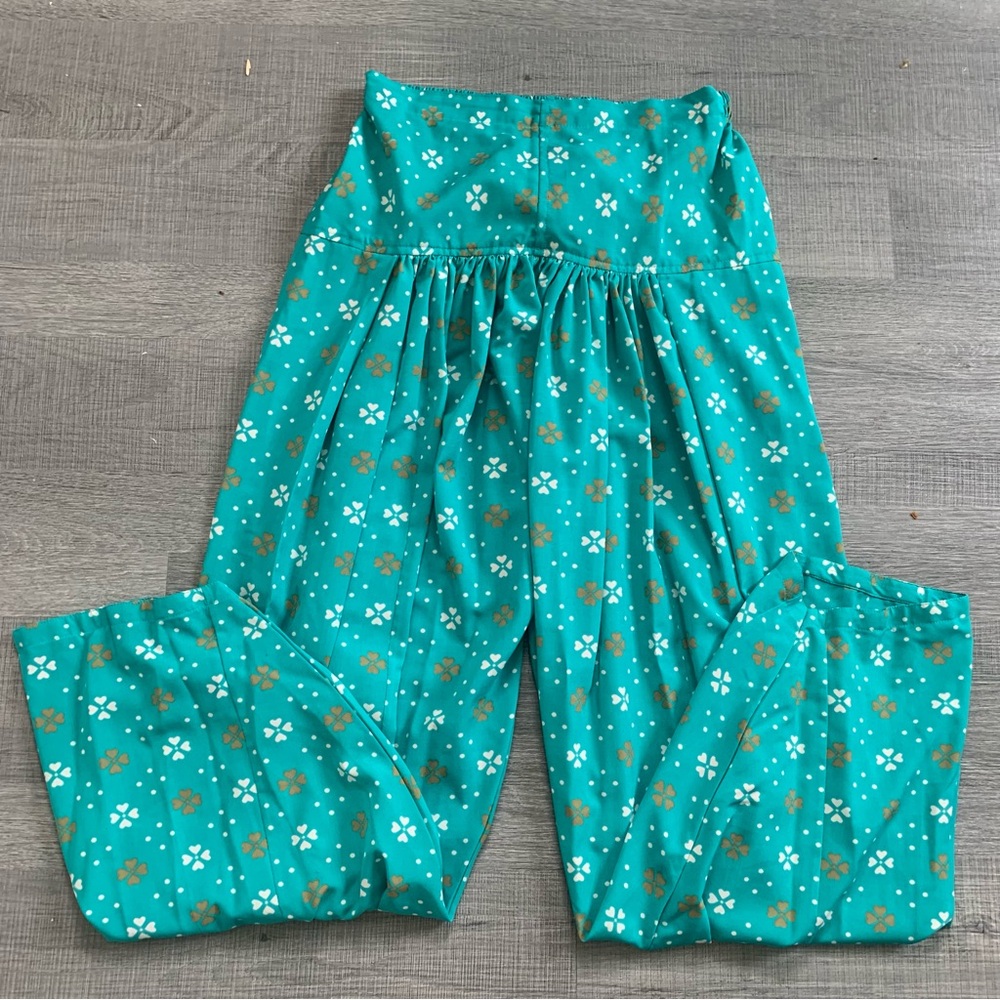 Harem lounge pants. Fits a size L.  Never worn in excellent condition 💫